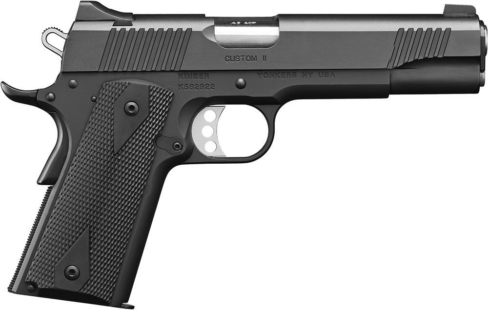 Pistolet Kimber Custom II noir chambré en .45 ACP vu de profil droit