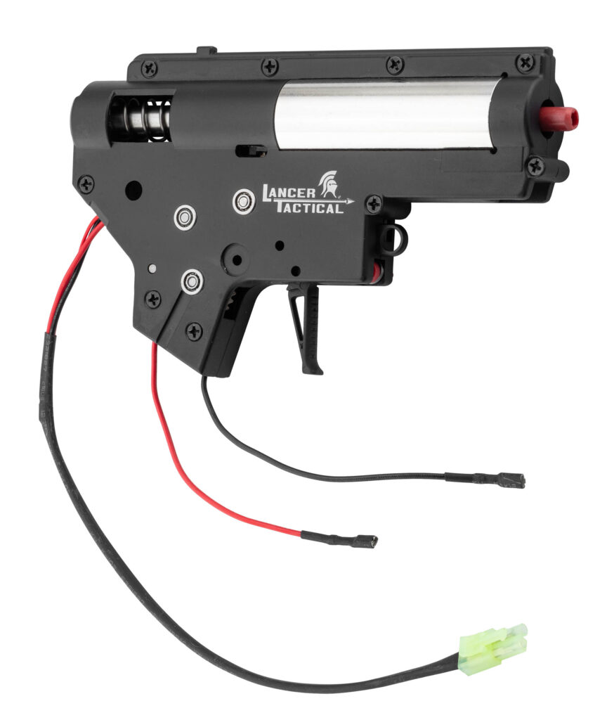 Gearbox V2 Lancer Tactical utilisée sur les répliques airsoft Gen 1, montrant l’architecture interne standard compatible avec de nombreuses pièces d’upgrade.